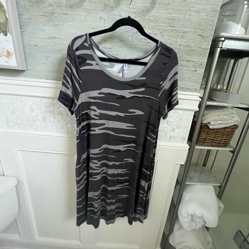 Large Korsis tee shirt dress T-shirt pockets swingy a-line black gray camo print - Picture 7 of 16